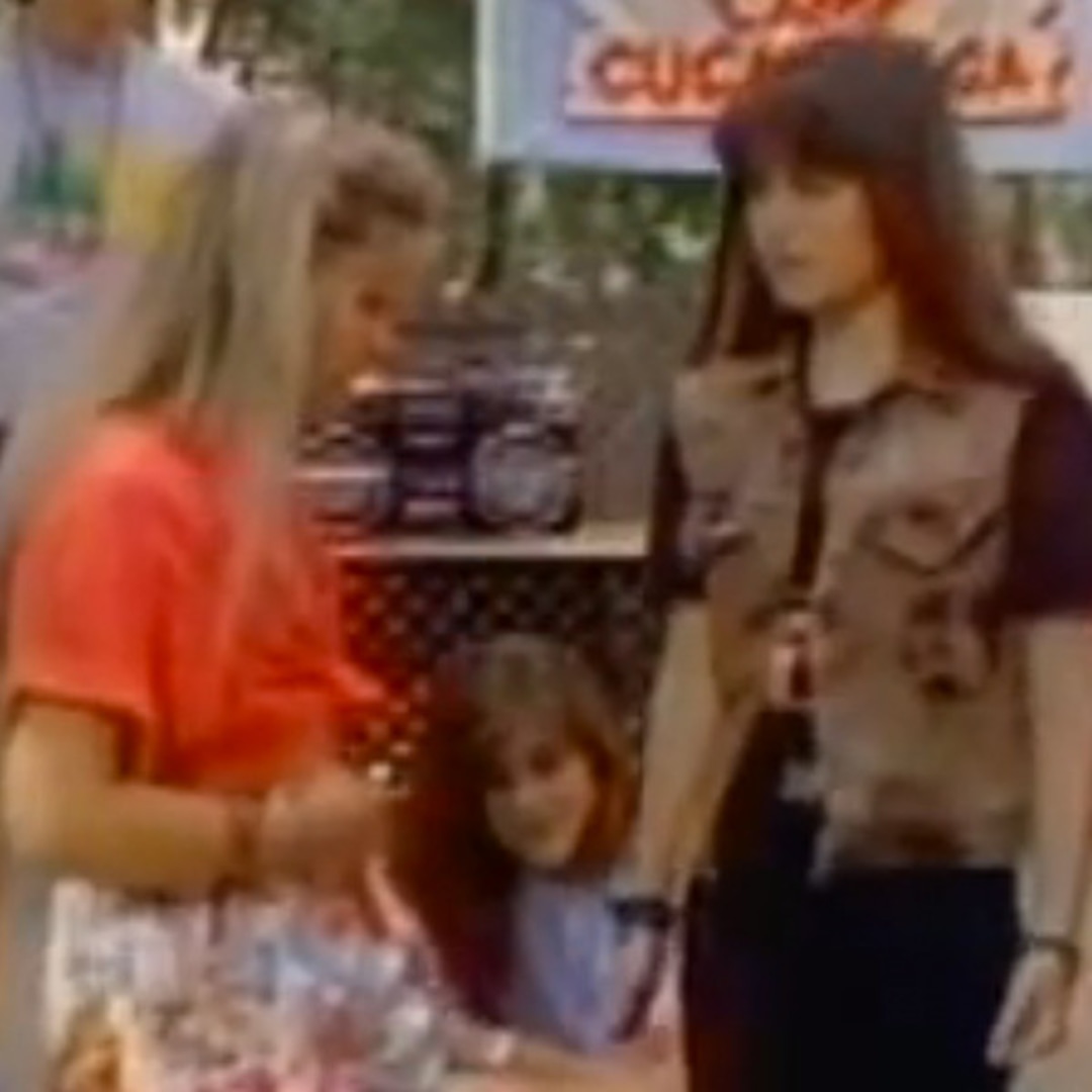 '90s Flashback! Danica McKellar Teaches Candace Cameron Bure to Dance